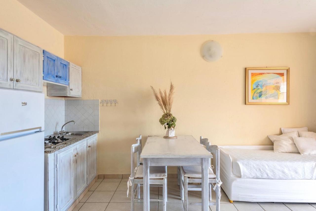 Residence A Golfo Di Marinella A 450 Mt Dal Mare Exteriör bild